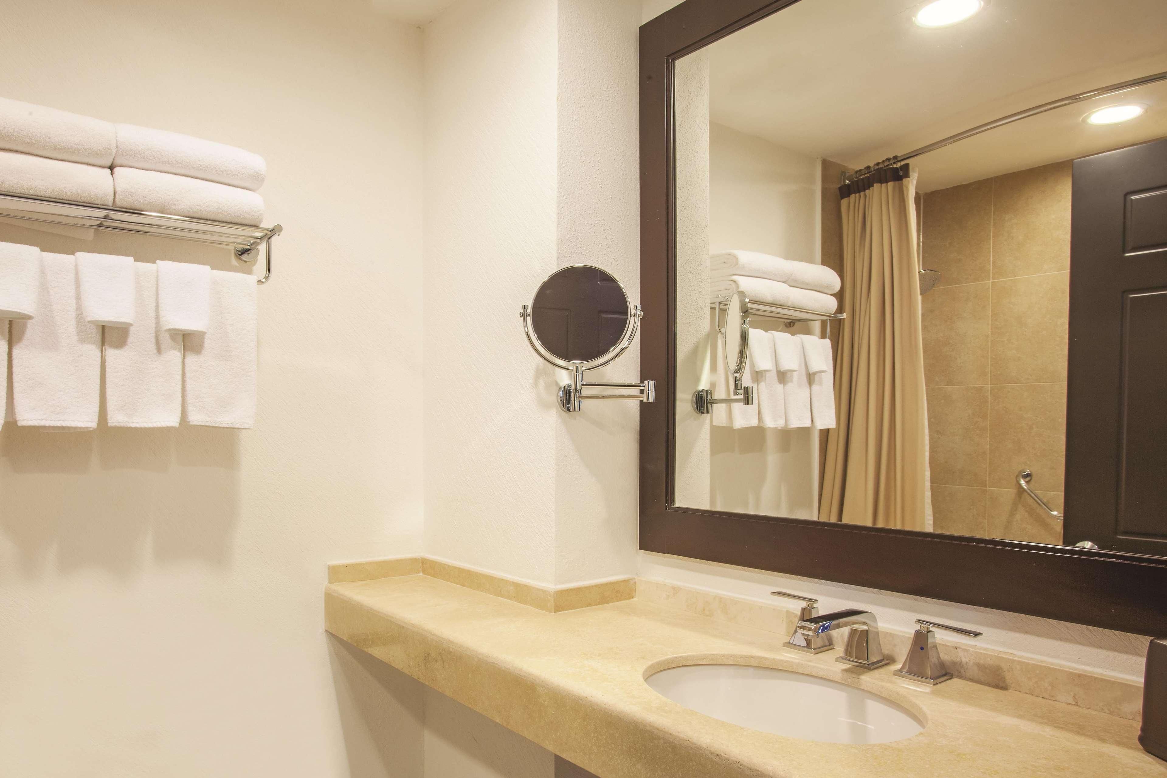 La Quinta By Wyndham Poza Rica Hotel Екстериор снимка