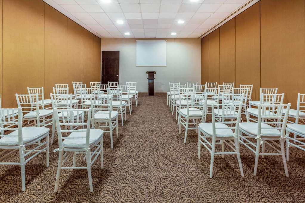 La Quinta By Wyndham Poza Rica Hotel Съоръжения снимка